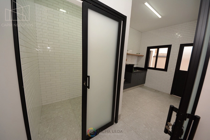 Belo Sobrado em condominio com rápido acessoa a comercios e centro: 33ª foto da galeria de imagens do imóvel