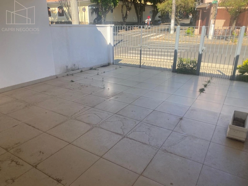 Casa de esquina - boa opção para comercial : 4ª foto da galeria de imagens do imóvel