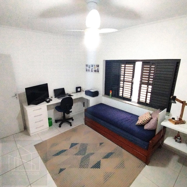 Casa para Venda em Valinhos / SP no bairro Vila São José: 23ª foto da galeria de imagens do imóvel