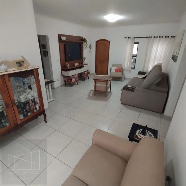 Casa para Venda em Valinhos / SP no bairro Vila São José: 4ª foto da galeria de imagens do imóvel