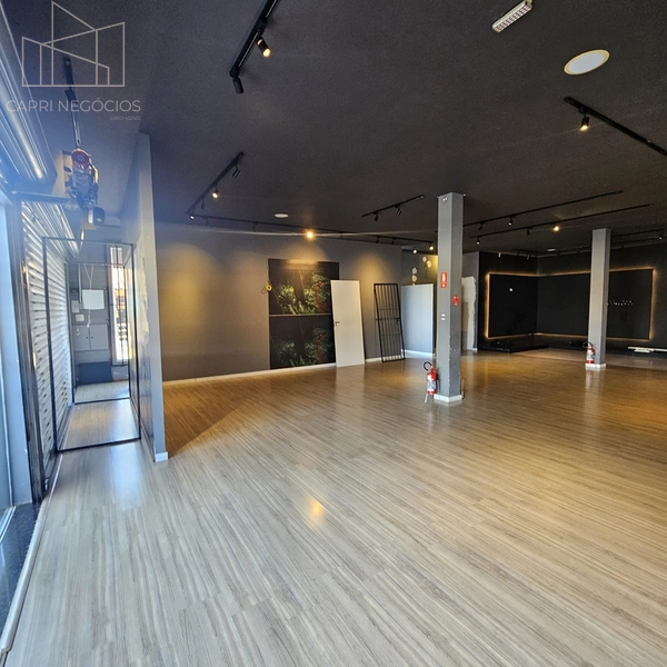 Salão comercial com 350m² na esquina do Pesão Bar em Indaiatuba: 6ª foto da galeria de imagens do imóvel