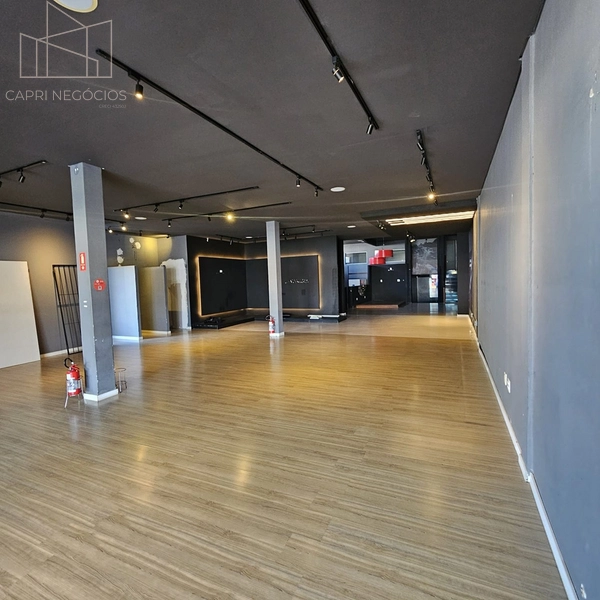 Salão comercial com 350m² na esquina do Pesão Bar em Indaiatuba: 5ª foto da galeria de imagens do imóvel