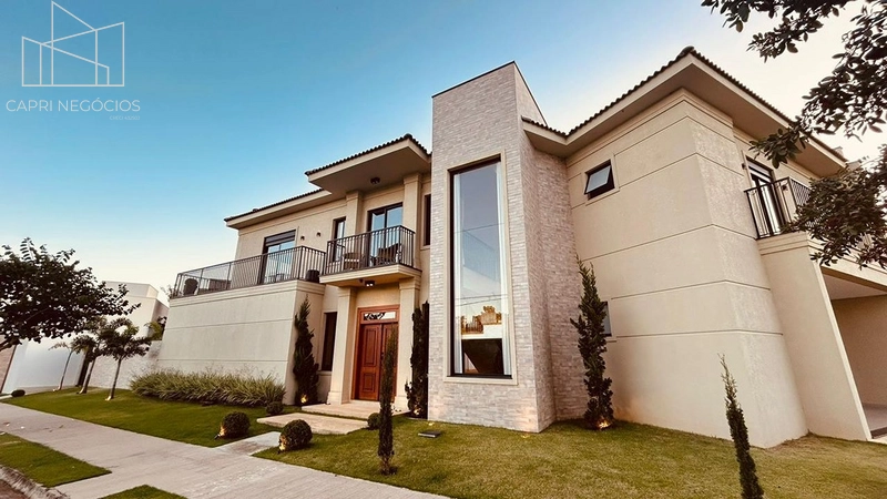 Casa em estilo Néoclássico no Cond Piemonte em Indaiatuba: 2ª foto da galeria de imagens do imóvel