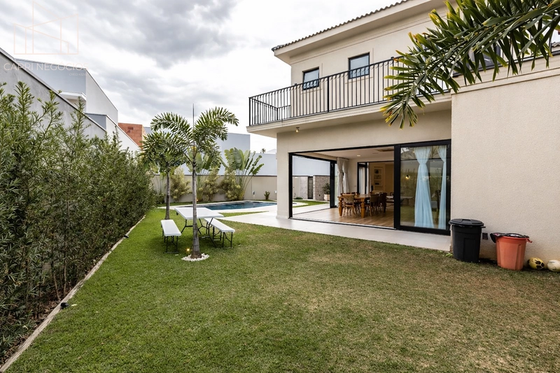 Casa em estilo Néoclássico no Cond Piemonte em Indaiatuba: 3ª foto da galeria de imagens do imóvel