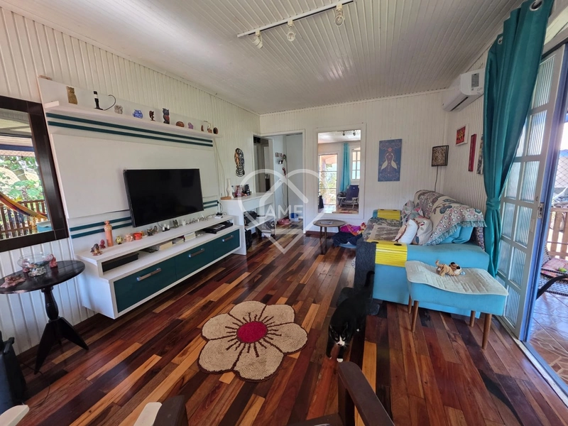 Casa charmosa em condomínio fechado com clima de chácara: 1ª foto da galeria de imagens do imóvel