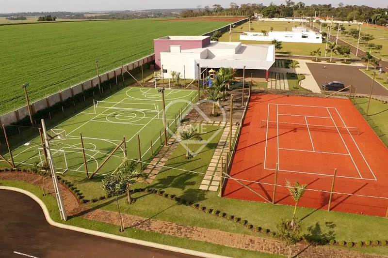 Terreno de Esquina à Venda no Condomínio Reserva do Iguaçu: 3ª foto da galeria de imagens do imóvel