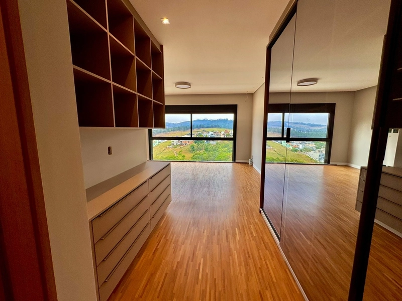 CASA NOVA, 4 SUÍTES ALTO PADRÃO, CONDOMÍNIO VALE DAS ÁGUAS: 9ª foto da galeria de imagens do imóvel