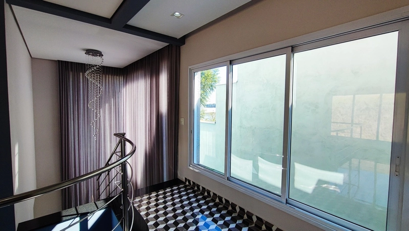 Casa pronta para morar com uma ampla área gourmet super iluminada. ✅: 5ª foto da galeria de imagens do imóvel