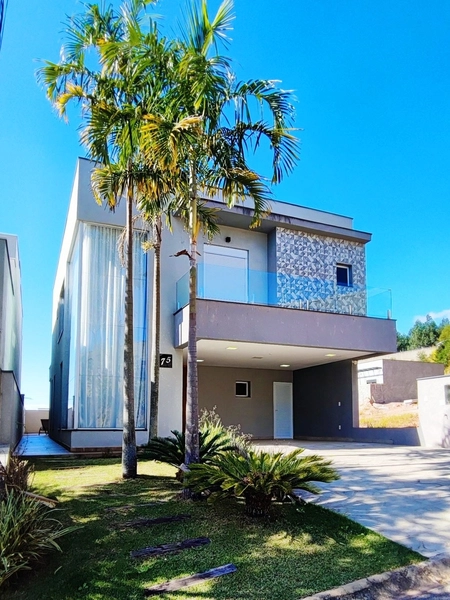 Casa pronta para morar com uma ampla área gourmet super iluminada. ✅: 1ª foto da galeria de imagens do imóvel