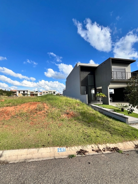 Terreno à venda – Condomínio Ile de France – Bragança Paulista/SP: 1ª foto da galeria de imagens do imóvel