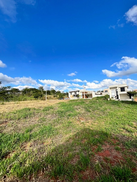 Terreno à venda – Condomínio Ile de France – Bragança Paulista/SP: 5ª foto da galeria de imagens do imóvel