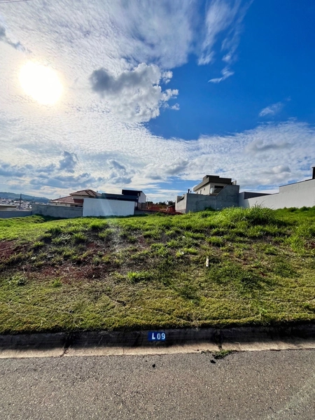 Terreno à venda – Condomínio Ile de France – Bragança Paulista/SP: 2ª foto da galeria de imagens do imóvel