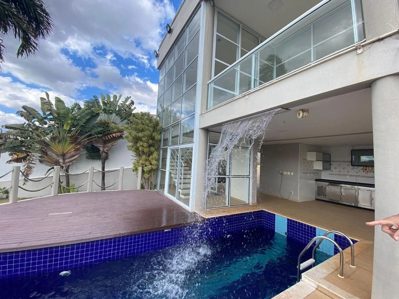 Incrível casa com piscina com raia de 19 mts com borda infinita: 1ª foto da galeria de imagens do imóvel