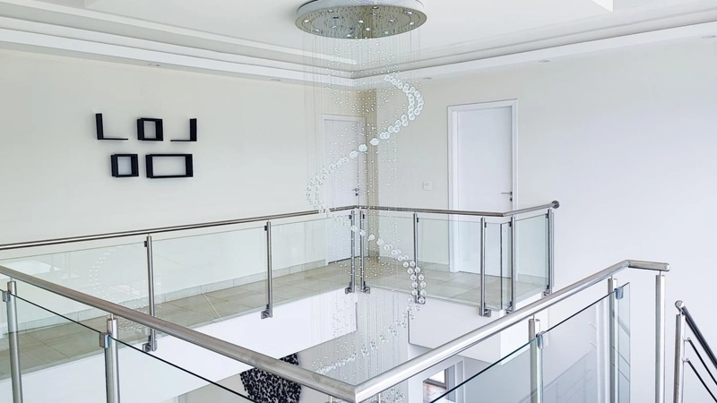 Incrível casa com piscina com raia de 19 mts com borda infinita: 4ª foto da galeria de imagens do imóvel