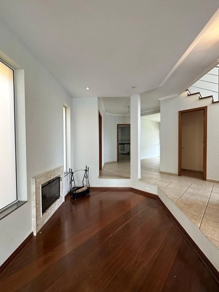 Linda casa no Euroville I: 4ª foto da galeria de imagens do imóvel