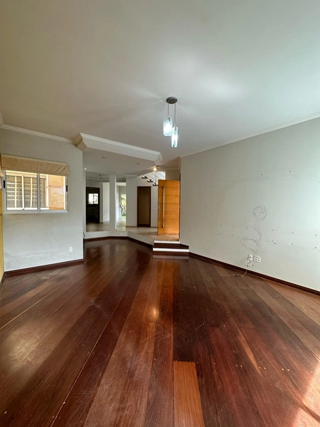 Linda casa no Euroville I: 3ª foto da galeria de imagens do imóvel