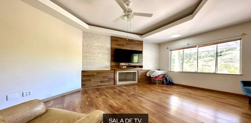 Casa com fundos para área verde e lago no Jardim das Palmeiras.: 10ª foto da galeria de imagens do imóvel