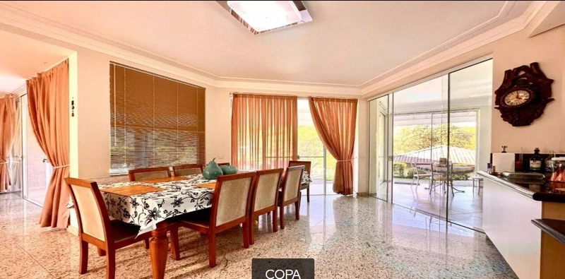 Casa com fundos para área verde e lago no Jardim das Palmeiras.: 7ª foto da galeria de imagens do imóvel