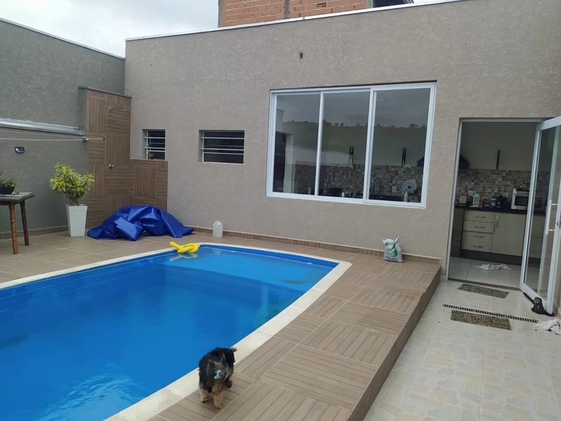 Linda casa no Condomínio portal da serra: 2ª foto da galeria de imagens do imóvel