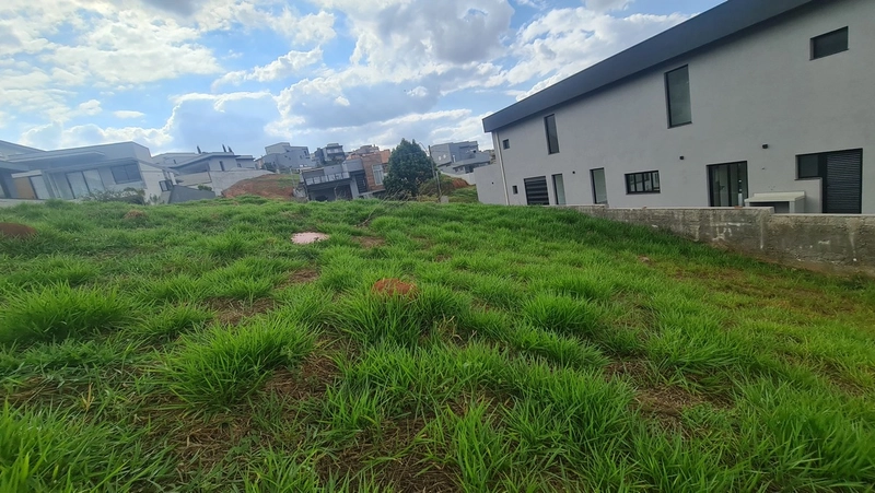 Terreno no condomínio Campos do Conde: 2ª foto da galeria de imagens do imóvel