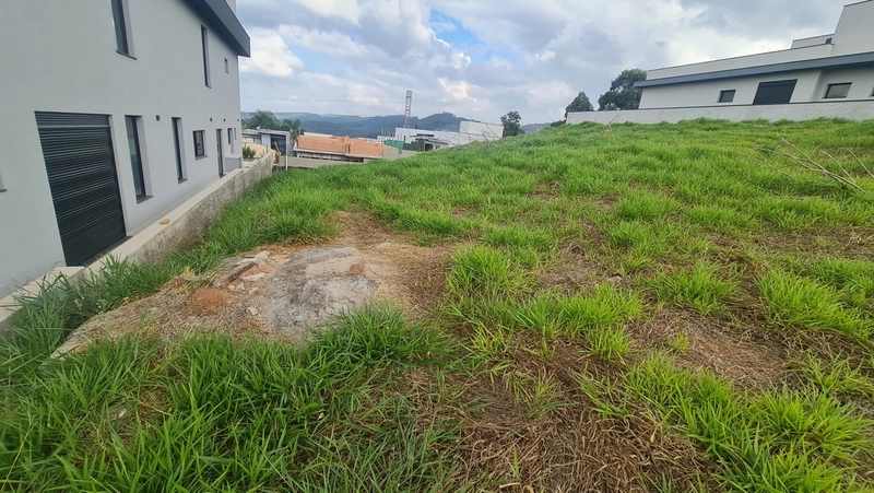 Terreno no condomínio Campos do Conde: 1ª foto da galeria de imagens do imóvel