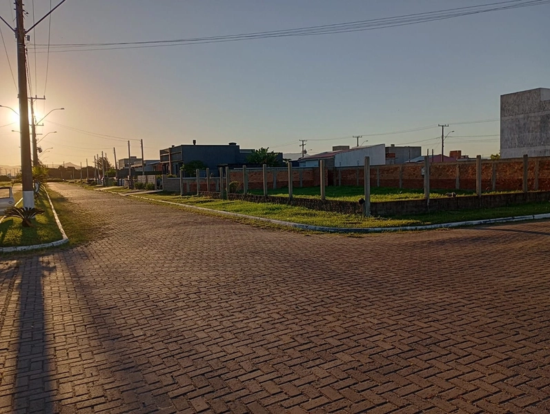 TERRENO À VENDA – AVENIDA CRISTÓVÃO COLOMBO, ESQUINA COM A RUA PRÍNCIPE WILLIAMS: 1ª foto da galeria de imagens do imóvel