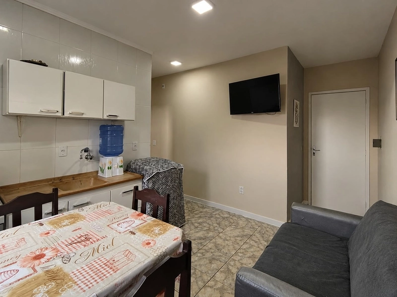 APARTAMENTO NO JARDIM BEIRA MAR PÉ NA AREIA : 2ª foto da galeria de imagens do imóvel
