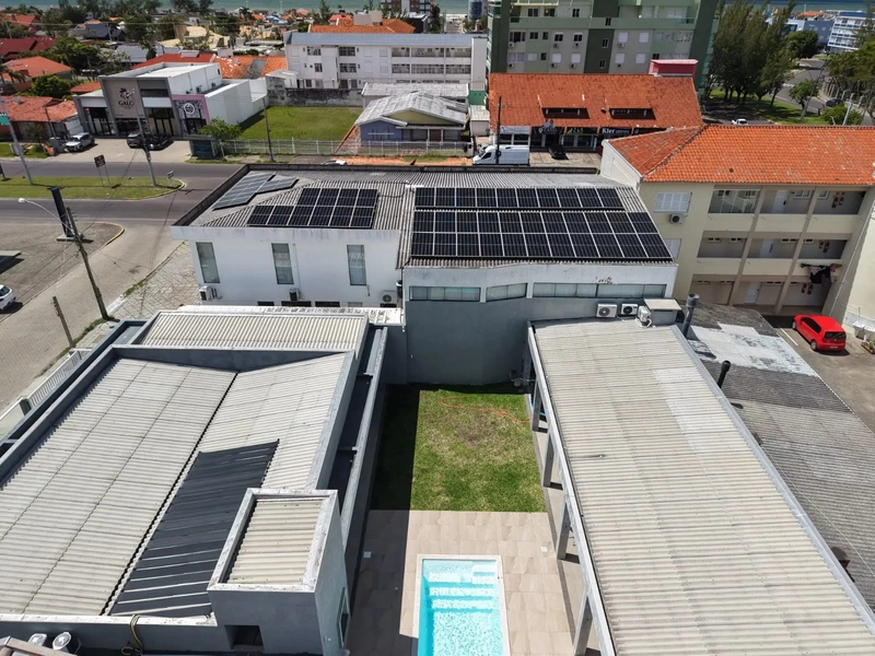 CASA À VENDA EM ATLÂNTIDA: 2ª foto da galeria de imagens do imóvel
