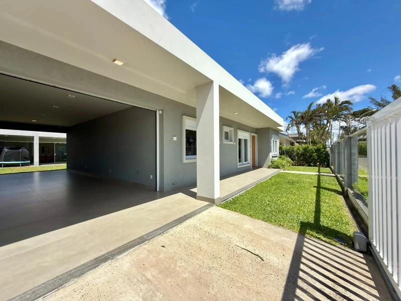CASA À VENDA EM ATLÂNTIDA: 6ª foto da galeria de imagens do imóvel