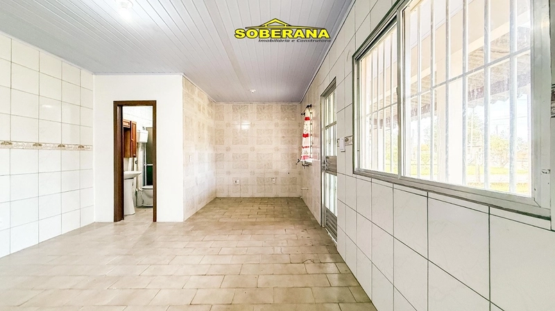 CASA 2 DORMITÓRIOS EM CAPÃO NOVO: 2ª foto da galeria de imagens do imóvel