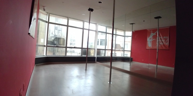 SALA COMERCIAL REFORMADA, EM PONTO ESTRATÉGICO DE NITERÓI: 2ª foto da galeria de imagens do imóvel