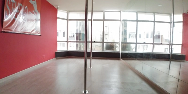 SALA COMERCIAL REFORMADA, EM PONTO ESTRATÉGICO DE NITERÓI: 3ª foto da galeria de imagens do imóvel