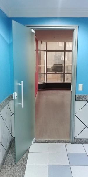 SALA COMERCIAL REFORMADA, EM PONTO ESTRATÉGICO DE NITERÓI: 7ª foto da galeria de imagens do imóvel