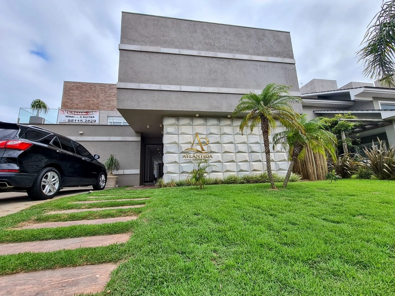 🏡 Casa em Condomínio no Centro de Xangri-Lá: 1ª foto da galeria de imagens do imóvel