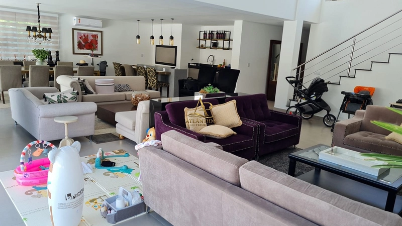 🏡 Casa em Condomínio no Centro de Xangri-Lá: 3ª foto da galeria de imagens do imóvel