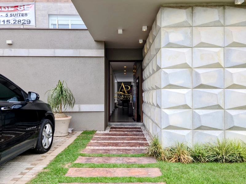 🏡 Casa em Condomínio no Centro de Xangri-Lá: 2ª foto da galeria de imagens do imóvel