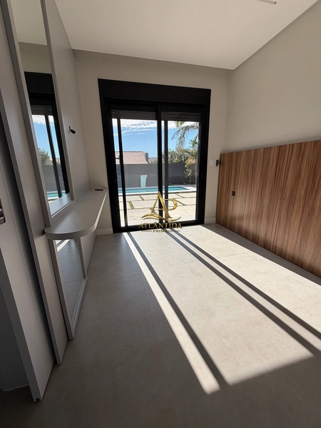 BELÍSSIMA   CASA NOVA A 2 QUADRAS DO MAR: 18ª foto da galeria de imagens do imóvel