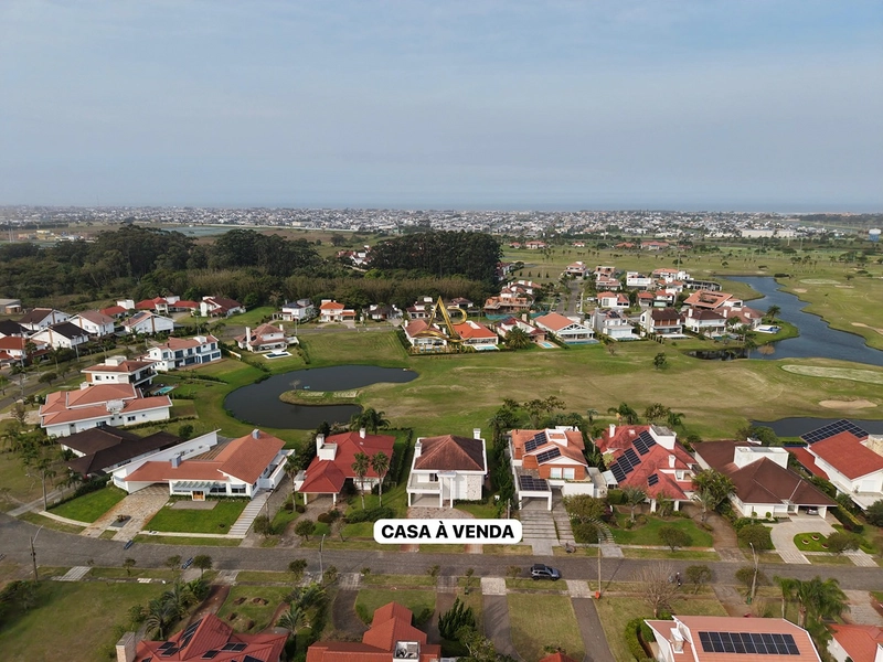 ✨ **Mais do que uma casa, um patrimônio preparado para proporcionar uma experiência única de viver o litoral.**: 2ª foto da galeria de imagens do imóvel