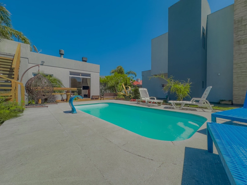 Ótima localização, amplo terreno com piscina !: 12ª foto da galeria de imagens do imóvel