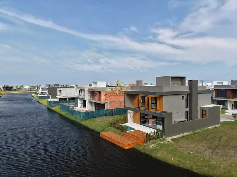 Um projeto de alto padrão para quem busca arquitetura, conforto, privacidade e uma conexão única com a natureza.: 2ª foto da galeria de imagens do imóvel