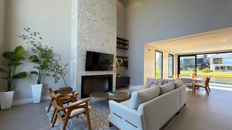 Magnífico sobrado com 5 suítes, piscina, living integrado e mais de 234 m², totalmente mobiliado e decorado.: 7ª foto da galeria de imagens do imóvel