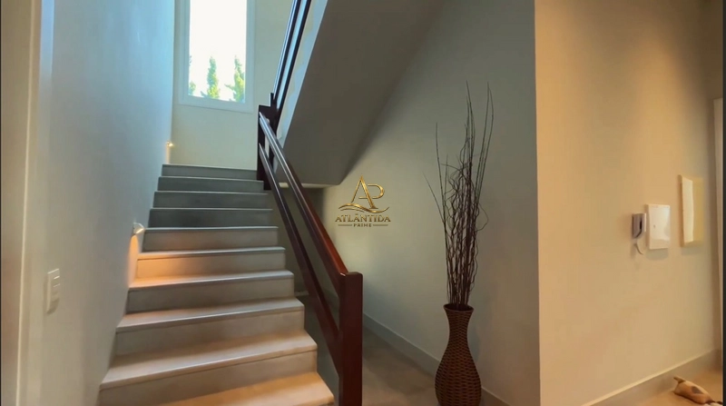 🏡 Seu novo capítulo começa aqui!  Imagine viver ou veranear em uma casa de alto padrão, com 4 suítes, piscina privativa e ambientes projetados para oferecer conforto, sofisticação e momentos inesquecíveis com a família.: 13ª foto da galeria de imagens do imóvel
