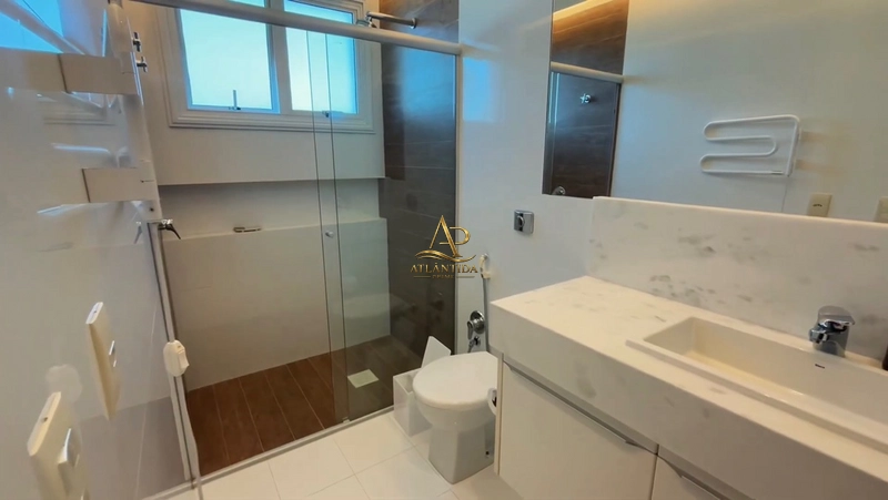 🏡 Seu novo capítulo começa aqui!  Imagine viver ou veranear em uma casa de alto padrão, com 4 suítes, piscina privativa e ambientes projetados para oferecer conforto, sofisticação e momentos inesquecíveis com a família.: 20ª foto da galeria de imagens do imóvel