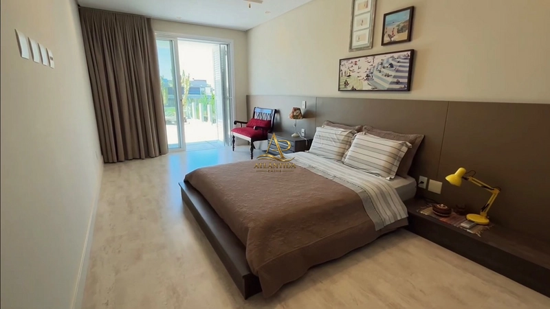 🏡 Seu novo capítulo começa aqui!  Imagine viver ou veranear em uma casa de alto padrão, com 4 suítes, piscina privativa e ambientes projetados para oferecer conforto, sofisticação e momentos inesquecíveis com a família.: 21ª foto da galeria de imagens do imóvel