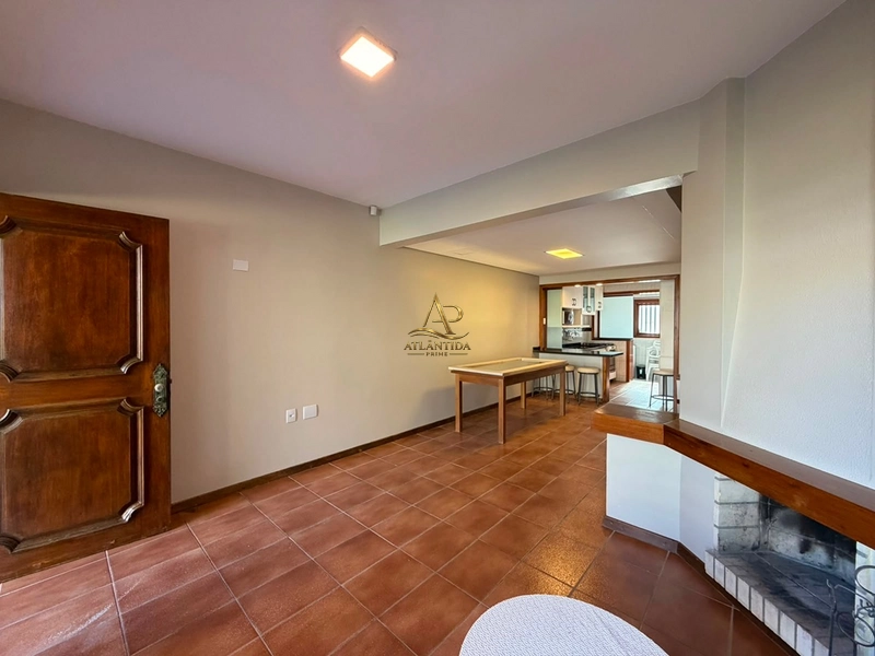 Duplex a junto ao mar , frente ampla área verde, sacada com vista !: 6ª foto da galeria de imagens do imóvel