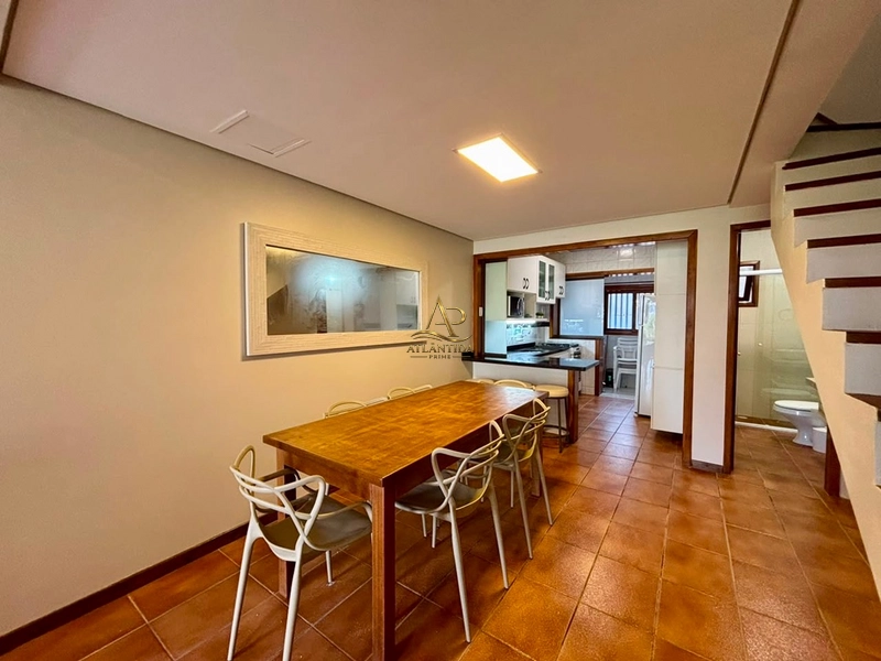 Duplex a junto ao mar , frente ampla área verde, sacada com vista !: 5ª foto da galeria de imagens do imóvel
