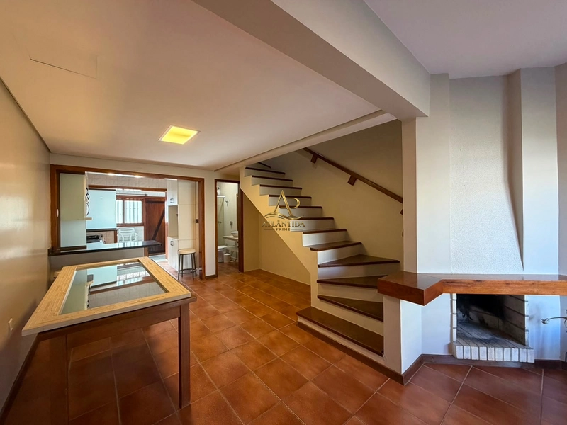 Duplex a junto ao mar , frente ampla área verde, sacada com vista !: 5ª foto da galeria de imagens do imóvel