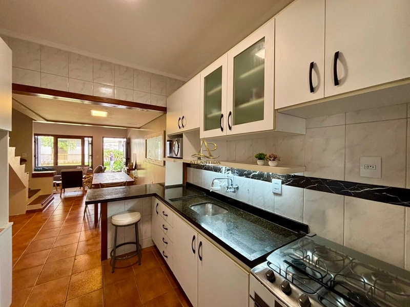 Duplex a junto ao mar , frente ampla área verde, sacada com vista !: 10ª foto da galeria de imagens do imóvel