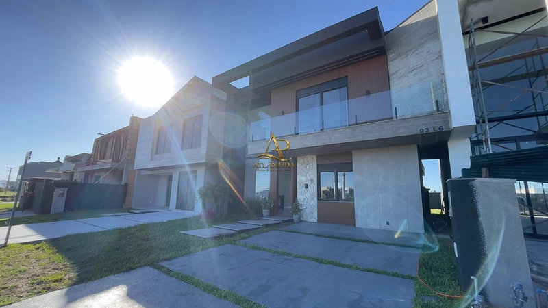 Residência exclusiva em condomínio fechado no bairro Maristela, em Xangri-Lá.: 3ª foto da galeria de imagens do imóvel