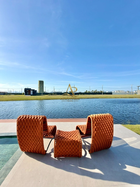 Um sobrado de alto padrão, mobiliado e decorado, com 04 suítes, piscina privativa, deck, jardim e living integrado, em um dos condomínios mais desejados de Xangri-Lá.: 12ª foto da galeria de imagens do imóvel